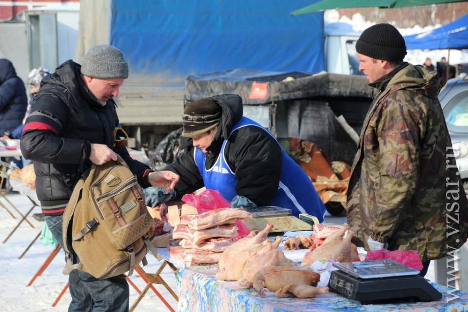#Надоел. На главной площади Саратова торговали мясом и требовали отставки губернатора