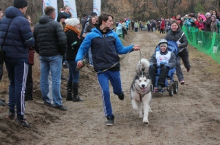 Особенные дети приняли участие в гонках на собачьих упряжках