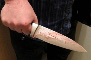 Пьяный сосед ударил 15-летнюю девочку ножом в живот