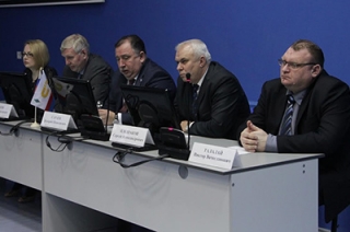 На всероссийском семинаре в СГТУ обсудили саратовские дороги и транспорт
