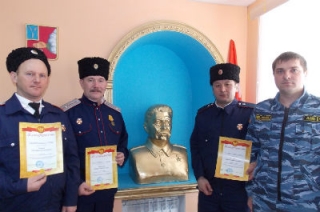 В Петровском совете ветеранов установили бюст Сталина