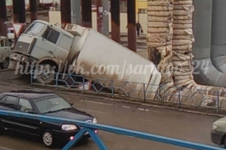 В Саратове грузовик с неисправными тормозами переехал пешехода