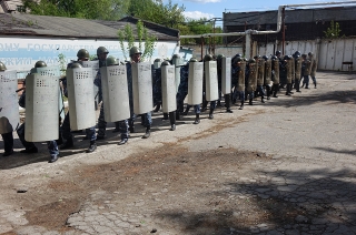 В саратовском УФСИН прошли занятия по ликвидации массовых беспорядков