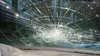 На проспекте Строителей из-за невнимательного водителя пострадала пассажирка