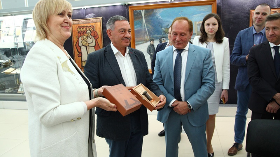 Музей на Соколовой горе получил уникальный подарок из Санкт-Петербурга