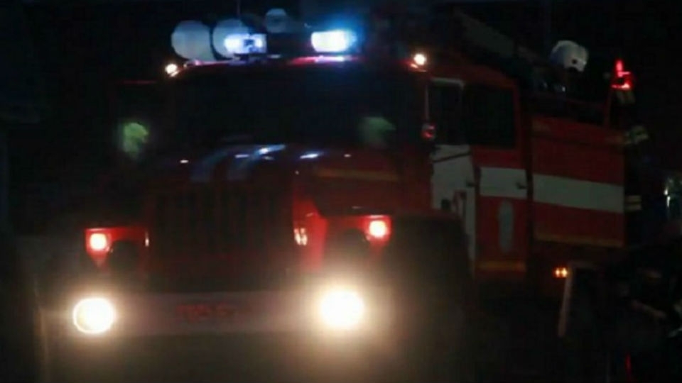 Пожарные два часа тушили дом в Николаевке