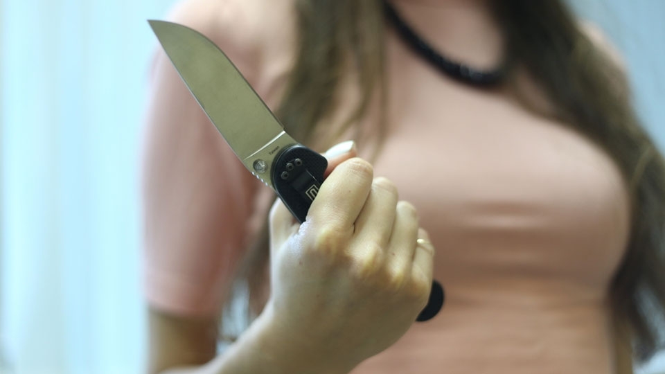 В Саратове 18-летняя девушка зарезала отчима за пощечину