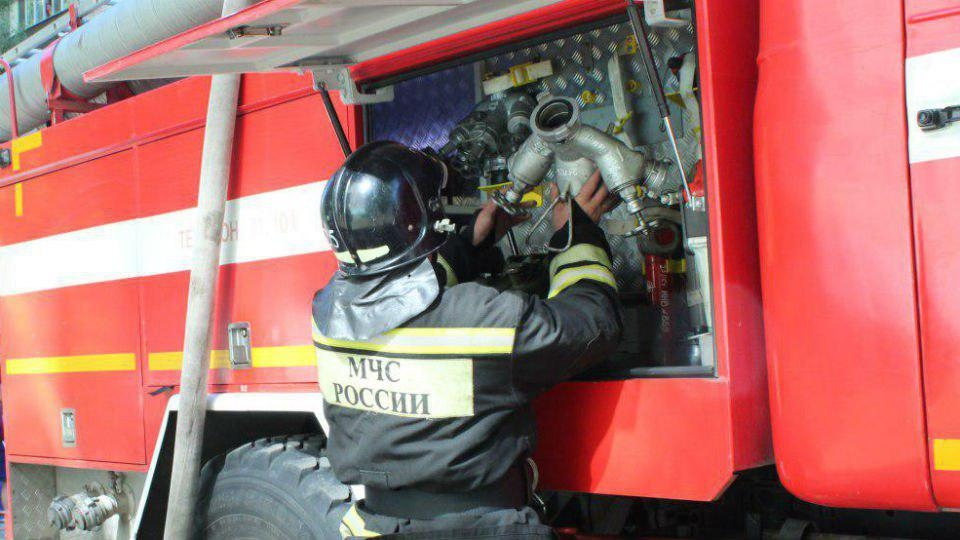 Четыре человека пострадали на пожаре в воинской части под Саратовом