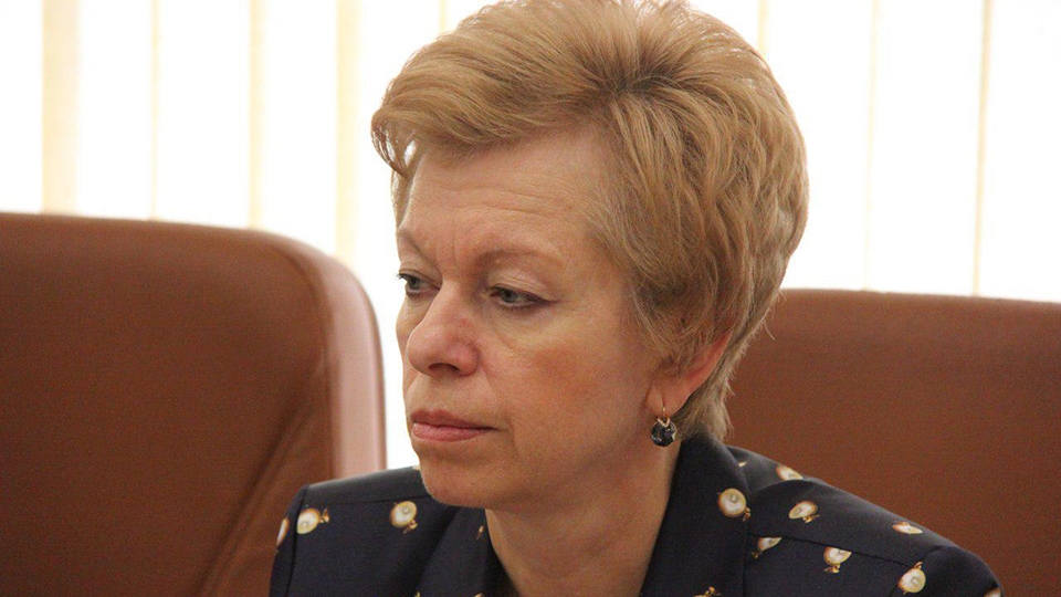 Министр обещала проверить информацию об очередях в саратовской поликлинике