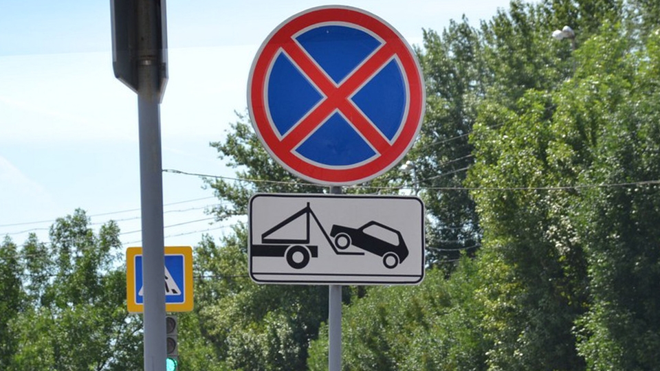 На 12 улицах Саратова появятся новые дорожные знаки