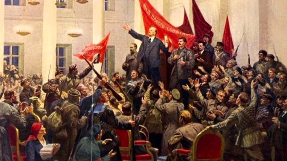 В России отмечают День Октябрьской революции