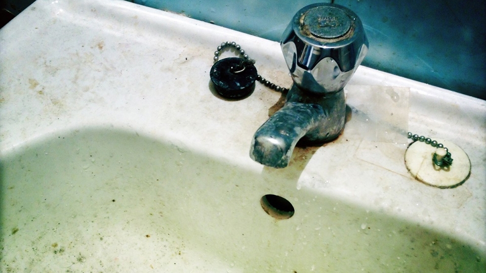 В саратовском селе почти два месяца нет питьевой воды