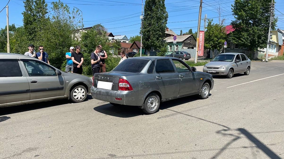 В Волжском районе водитель "Приоры" сбил четырехлетнюю девочку