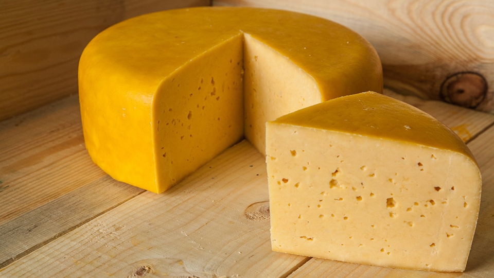 Магазинные воры унесли сыр на 2,5 тысячи рублей и семь тюбиков пасты