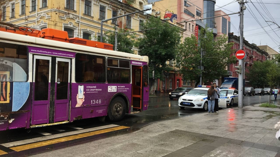 В центре Саратова троллейбус сбил женщину на пешеходном переходе