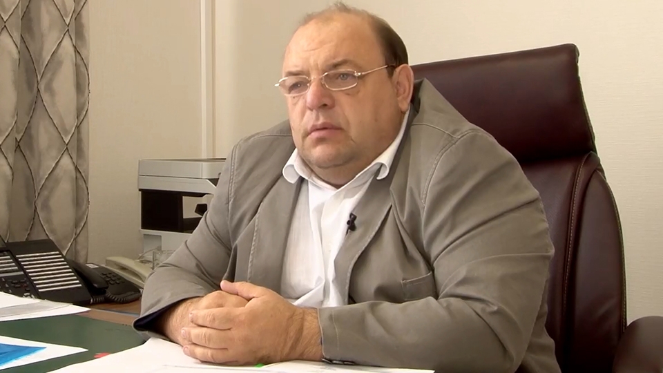 Министр ищет главврача для объединенной детской поликлиники в Волжском районе