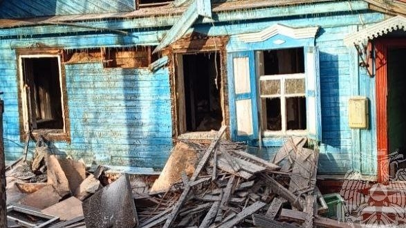 В центре Саратова сгорел двухквартирный дом