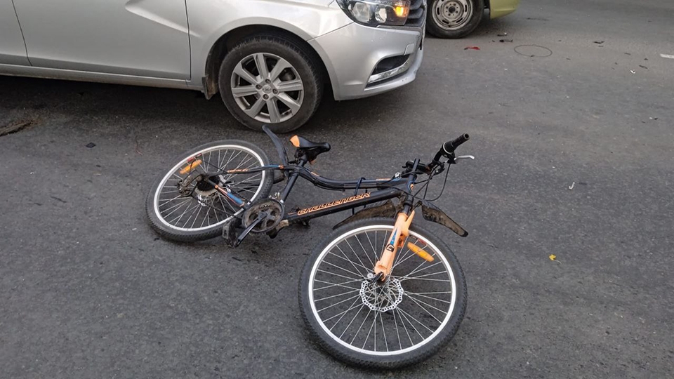 В Балакове школьник на велосипеде попал под колеса женщине-водителю