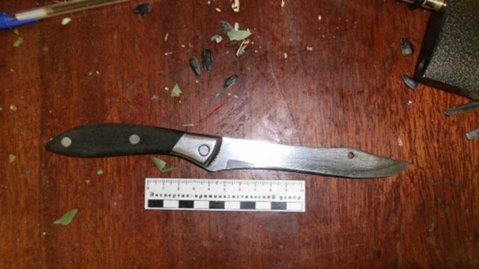 В Заводском районе рецидивист с ножом напал на 25-летнего мужчину