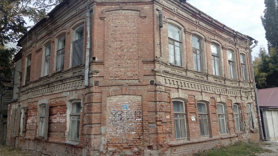 Мэрия ищет подрядчика на снос двух домов в центре Саратова