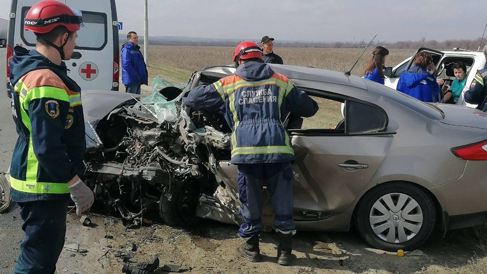 В ДТП на трассе в Саратове погиб водитель. Еще двое пострадали