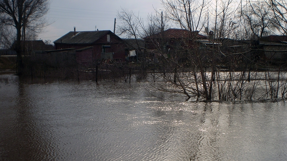 Паводок. Все еще затоплены 32 придомовые территории и три плотины
