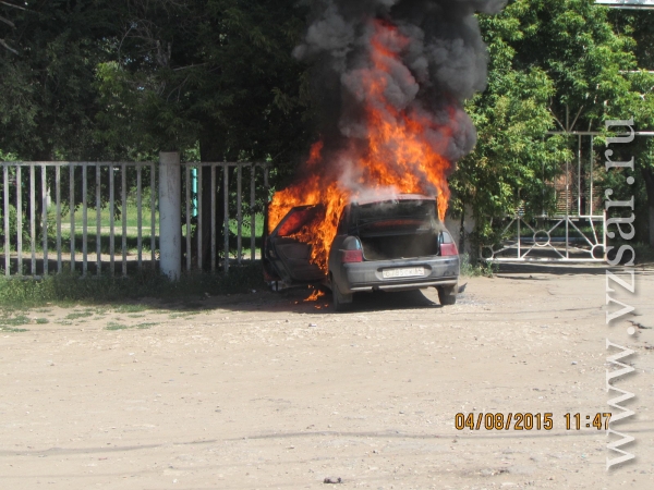 На студенческой в Энгельсе сгорела машина.. Машина которая площадки сгорела. Сгоревший техникум Лисичанск. Что будет если сгорит колледж