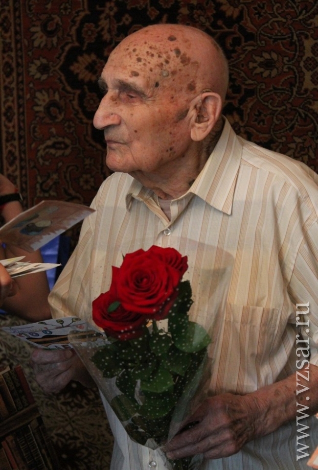 Ветеран саратов сайт. Маруцкий Саратов ветеран. Военный Суховей 100 летний юбилей фото.