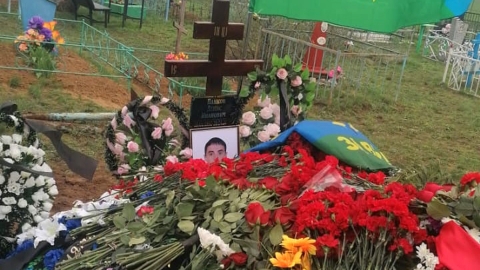 Сколько погибло саратовских на украине. Погибших в Украине Саратовская область. В Саратовской области простились.
