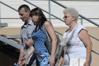 Присяжные гуляют по городу в компании бывшего подсудимого по делу о покушении