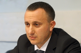 Антон Ищенко просит главу МВД РФ разоблачить владельцев подпольного завода