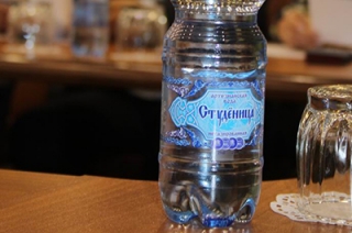 Участников заседания в Саратовской областной думе угощают “пожаровкой”