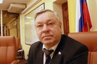 Сундеев не видит проблем простых людей из окна депутатского кабинета