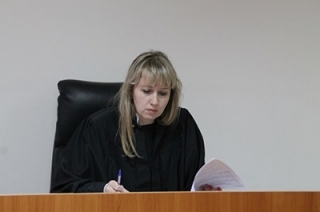 Брошенные в Чехии туристы выиграли суд у "Саратовских авиалиний" Брошенные в Чехии туристы выиграли суд у “Саратовских авиалиний”