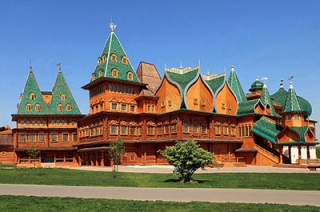 Павел Ипатов приехал к невесте во дворец русского царя на "Rolls-Royce" Павел Ипатов приехал к невесте во дворец русского царя на “Rolls-Royce”