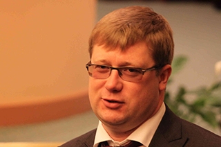 Обнародованы сведения о доходах, авто и недвижимости Дениса Фадеева Обнародованы сведения о доходах, авто и недвижимости Дениса Фадеева