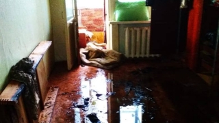 Неосторожный курильщик спалил диван и чуть не сжег квартиру