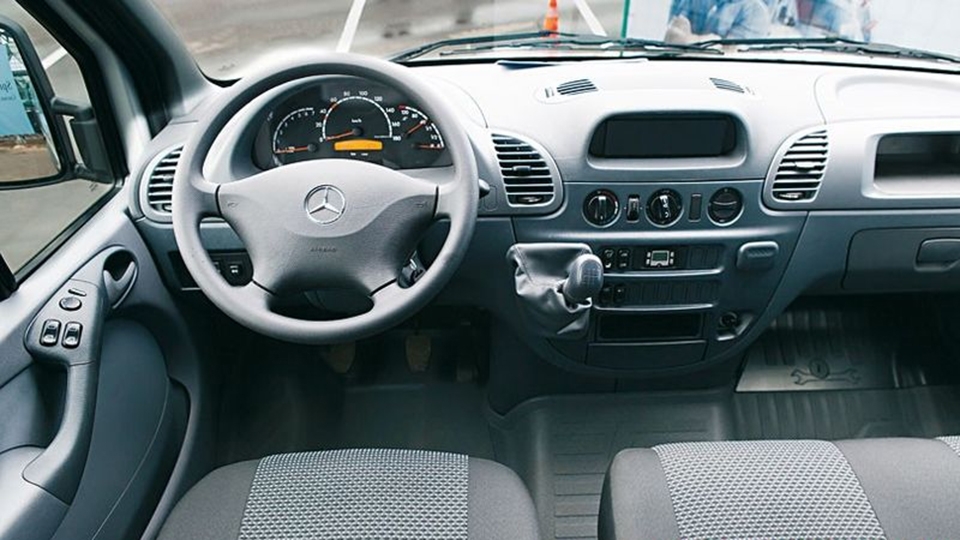 Mercedes benz sprinter 2008 салон. Mercedes sprinter 2003 салон. Мерседес спринтер классик салон. Спринтер классик 311 салон. Спринтер классик 311 салон.